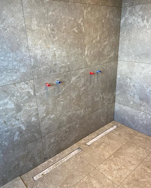 badkamer-afvoer-betegelen