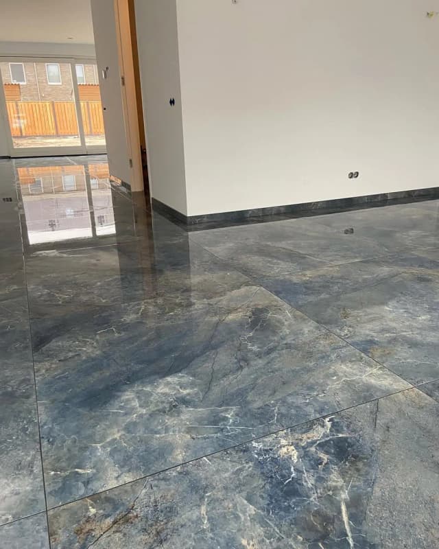 grootformaat-marmerlook-vloertegels